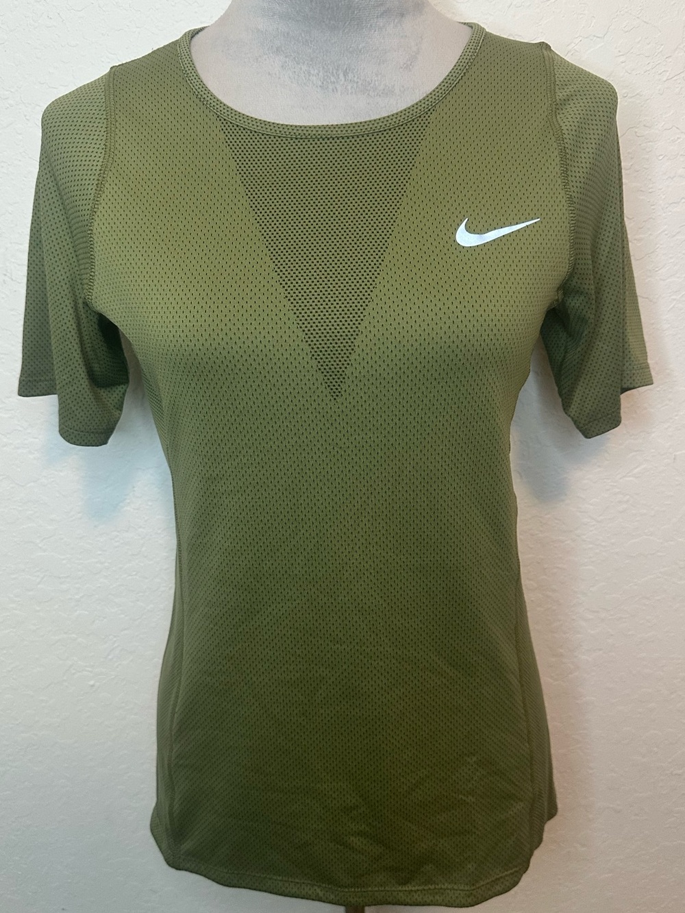 Nike Dri-FIT Zonal Cooling Running Shirt Green Short Sleeve Athletic Women’s S